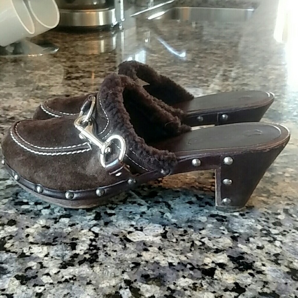 Clogs - Picture 3 of 4